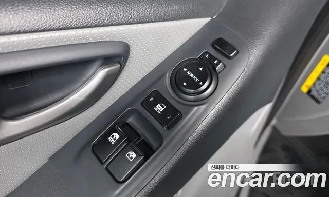 Hyundai Starex 2016 — photo 12
