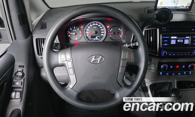 Hyundai Starex 2016 — photo 14