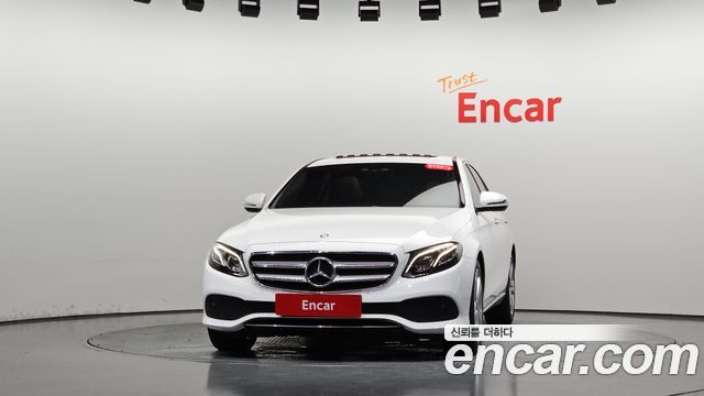 Mercedes-Benz E-Class 2017 — photo 3