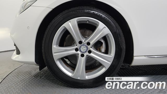 Mercedes-Benz E-Class 2017 — photo 5