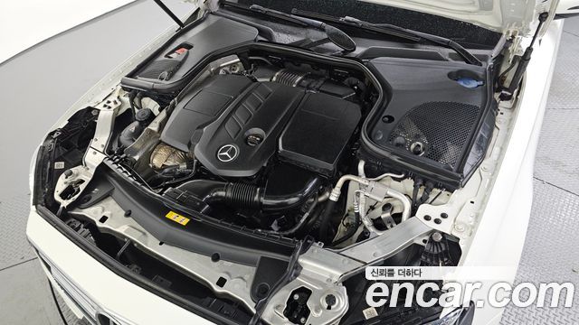 Mercedes-Benz E-Class 2017 — photo 6