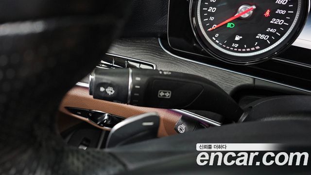 Mercedes-Benz E-Class 2017 — photo 31