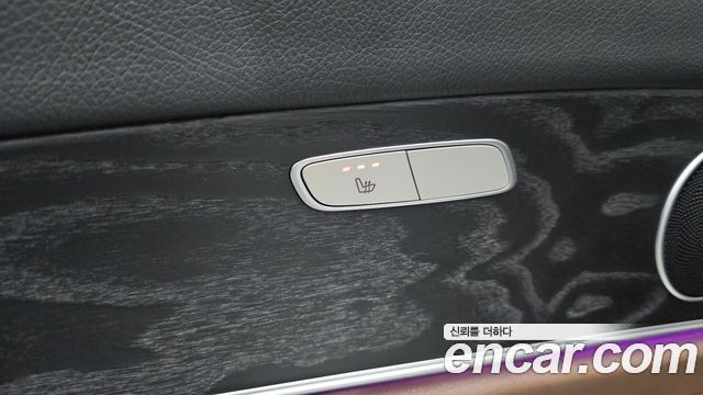 Mercedes-Benz E-Class 2017 — photo 32