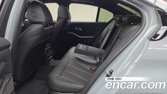 BMW 3-Series 2025 — photo 18