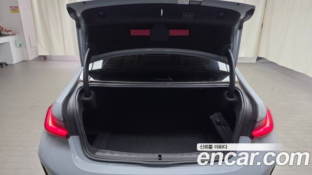 BMW 3-Series 2025 — photo 26