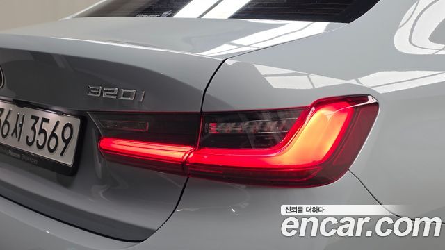 BMW 3-Series 2025 — photo 9