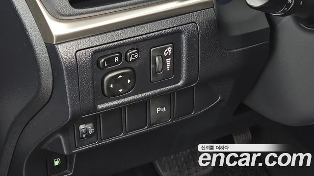 Lexus CT200h 2015 — photo 17