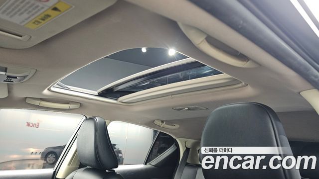 Lexus CT200h 2015 — photo 18
