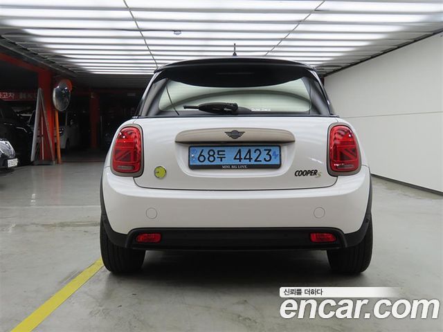 Mini Cooper 2023 — photo 3