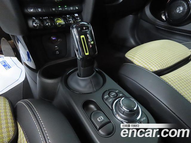 Mini Cooper 2023 — photo 11
