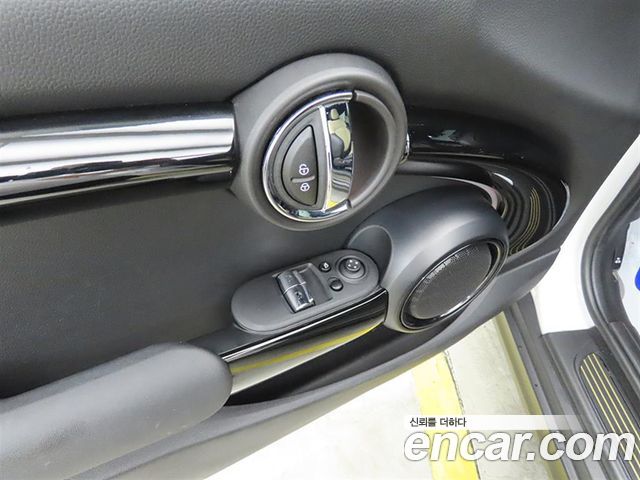 Mini Cooper 2023 — photo 14