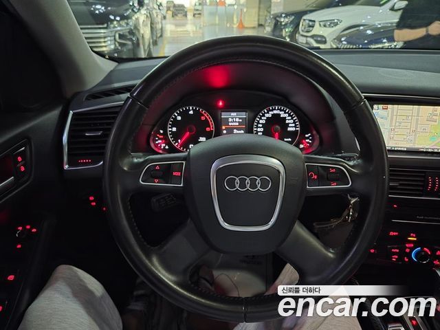 Audi Q5 2011 — photo 8