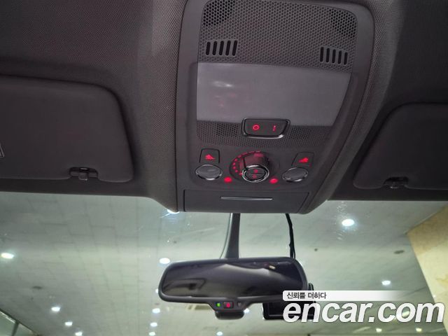 Audi Q5 2011 — photo 16