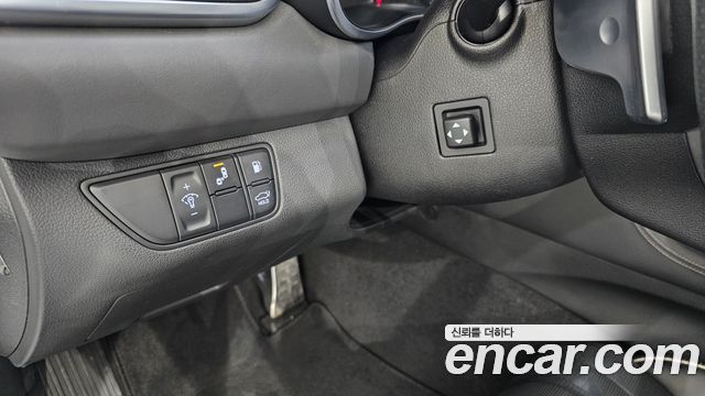 Genesis G70 2019 — photo 22