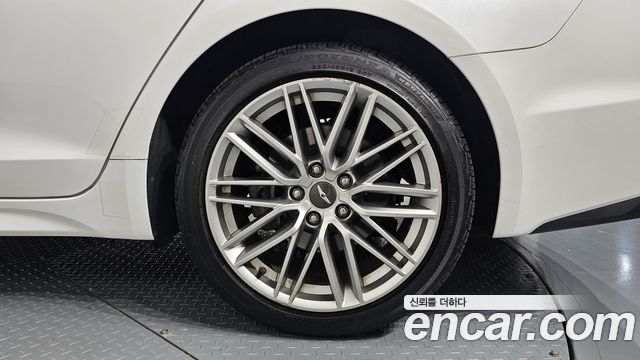 Genesis G70 2019 — photo 7