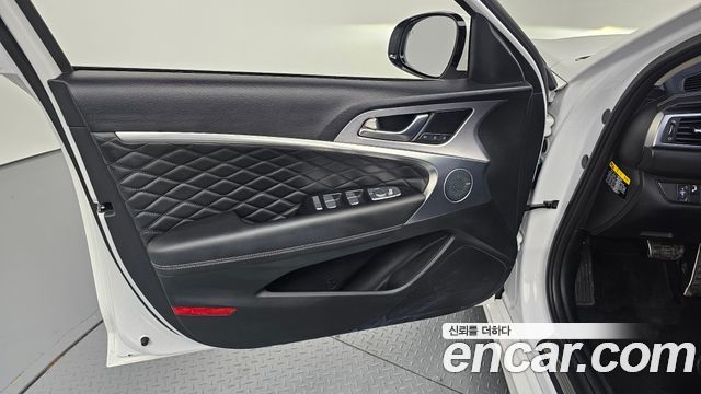 Genesis G70 2019 — photo 14