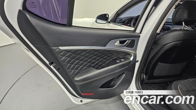 Genesis G70 2019 — photo 15