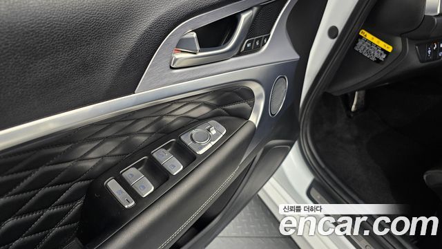 Genesis G70 2019 — photo 27