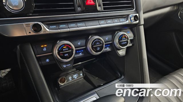 Genesis G70 2019 — photo 33