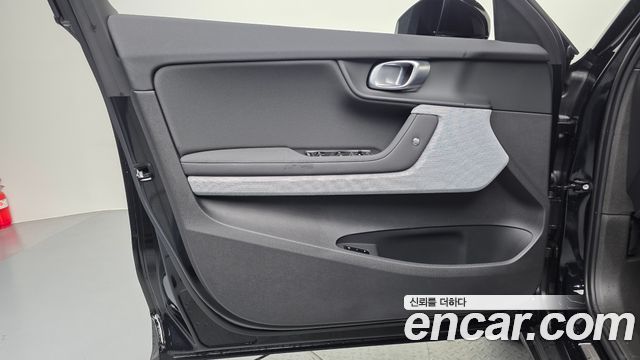 Polestar Polestar 2 2024 — photo 14