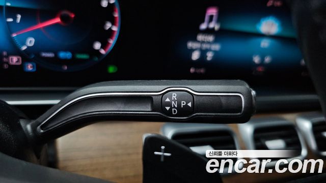 Mercedes-Benz GLE-Class 2019 — photo 9