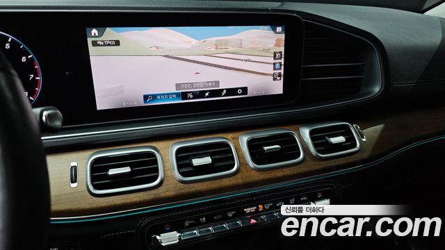 Mercedes-Benz GLE-Class 2019 — photo 16