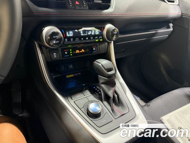 Toyota RAV4 2025 — photo 11