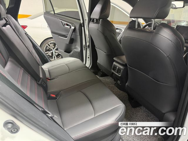 Toyota RAV4 2025 — photo 17