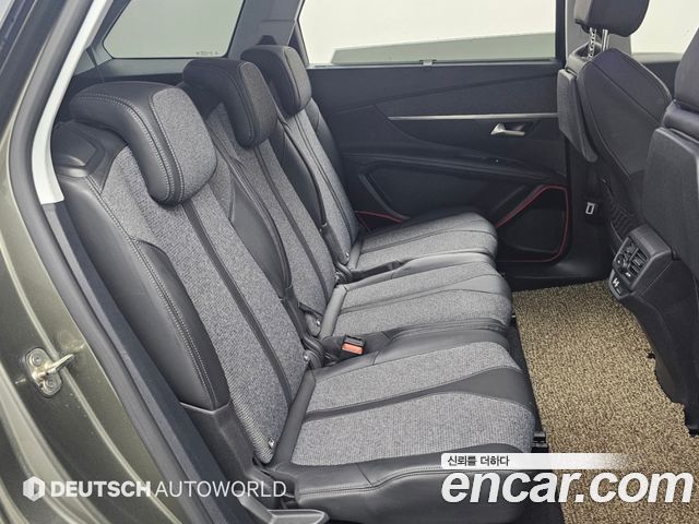 Peugeot 5008 2018 — photo 12