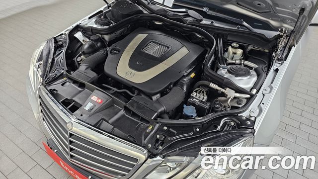 Mercedes-Benz E-Class 2011 — photo 6