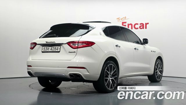 Maserati Levante 2017 — photo 2