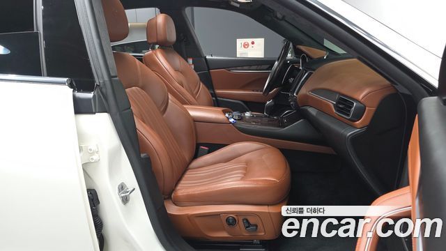 Maserati Levante 2017 — photo 11