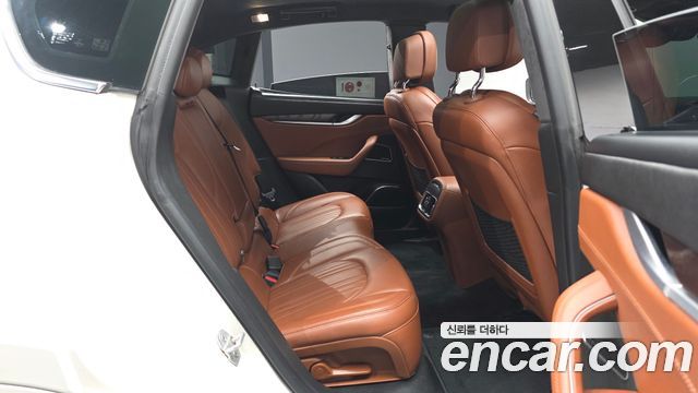 Maserati Levante 2017 — photo 12