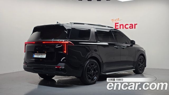 Kia Canival 2025 — photo 2
