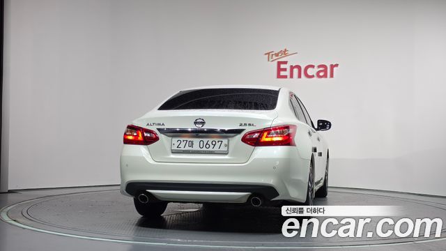 Nissan Altima 2017 — photo 4