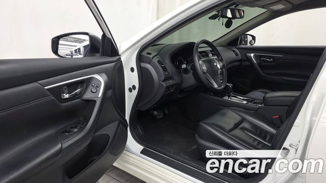 Nissan Altima 2017 — photo 10