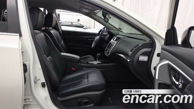 Nissan Altima 2017 — photo 11
