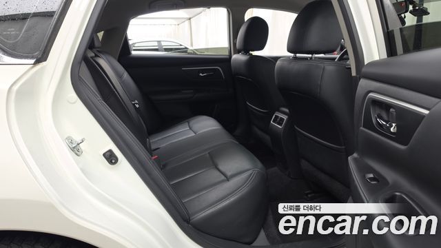 Nissan Altima 2017 — photo 12