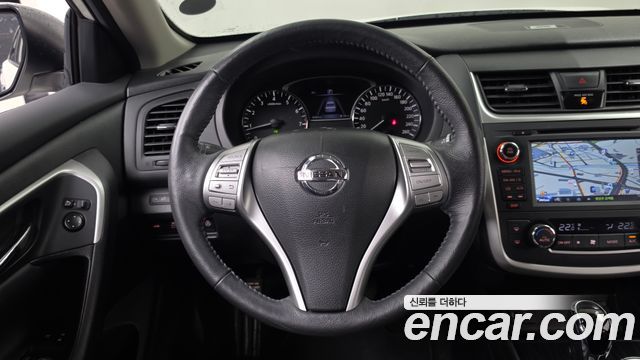 Nissan Altima 2017 — photo 13