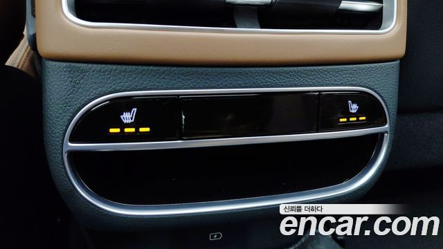 Genesis GV70 2021 — photo 12