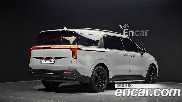 Kia Canival 2025 — photo 2