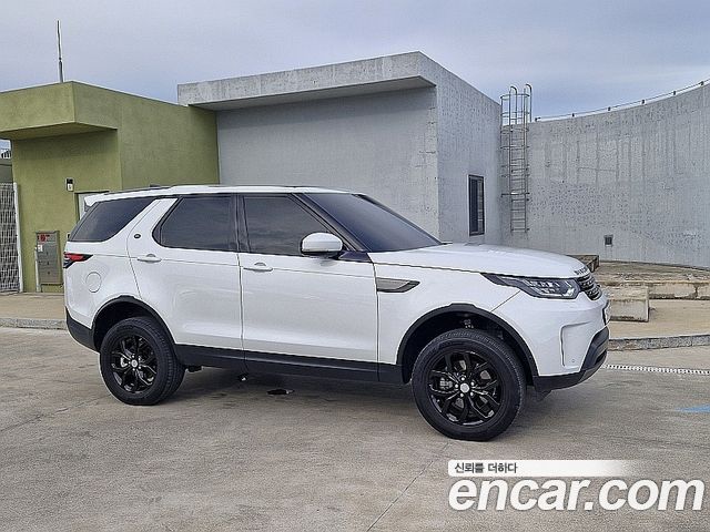 Land Rover Discovery 2019 — photo 3