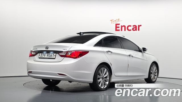 Hyundai Sonata 2010 — photo 2