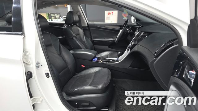 Hyundai Sonata 2010 — photo 11