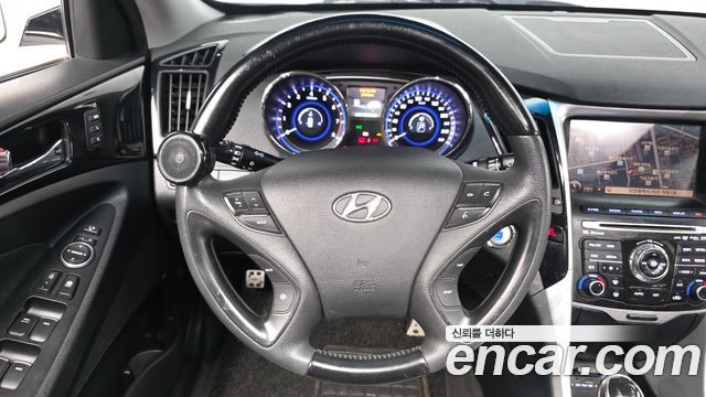 Hyundai Sonata 2010 — photo 13
