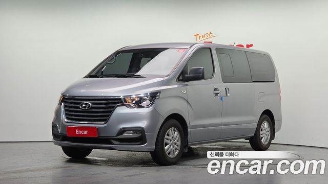 Hyundai Starex 2019 — photo 1
