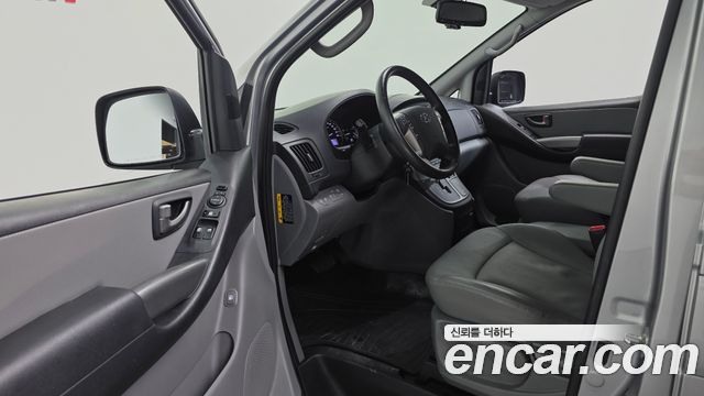 Hyundai Starex 2019 — photo 11