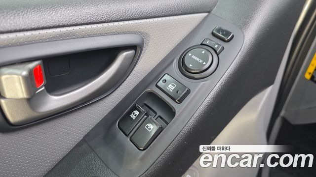 Hyundai Starex 2019 — photo 12