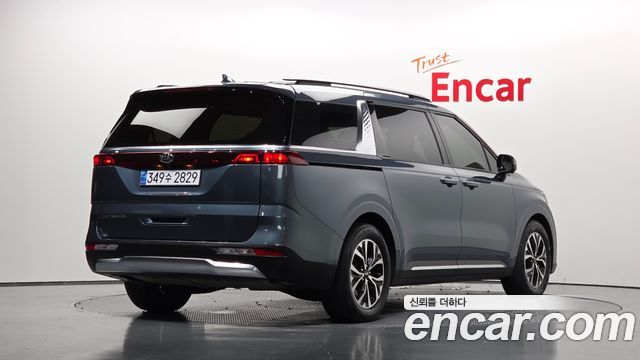 Kia Canival 2021 — photo 2