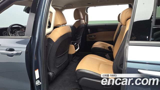 Kia Canival 2021 — photo 12